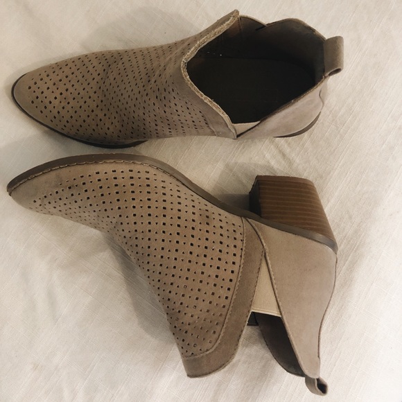 Yoki Ankle Booties - Picture 3 of 5
